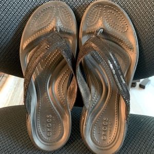 Crocs Size 5 black sequined flip flops